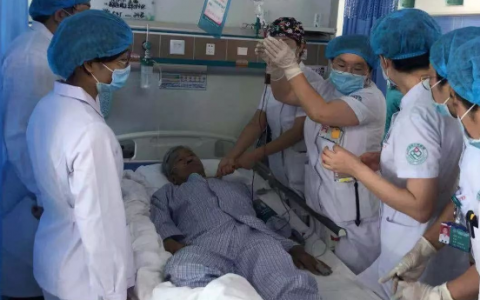 内蒙古巴彦淖尔市医院完成首例 脐带血干细胞治疗骨髓增生异常综合症