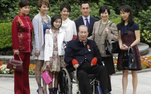 156万买续命药，60万打干细胞，富豪们为了“续命”斥巨资！